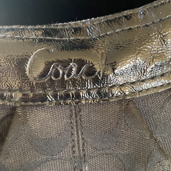 🦊 Coach black cloth and patent trim. - Picture 3 of 10